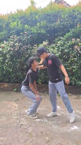 Lomba Estafet Tepung